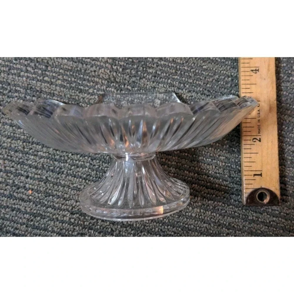 Vintage Celebrity MCM Clear Acrylic Soap Dish Starburst Pattern USA